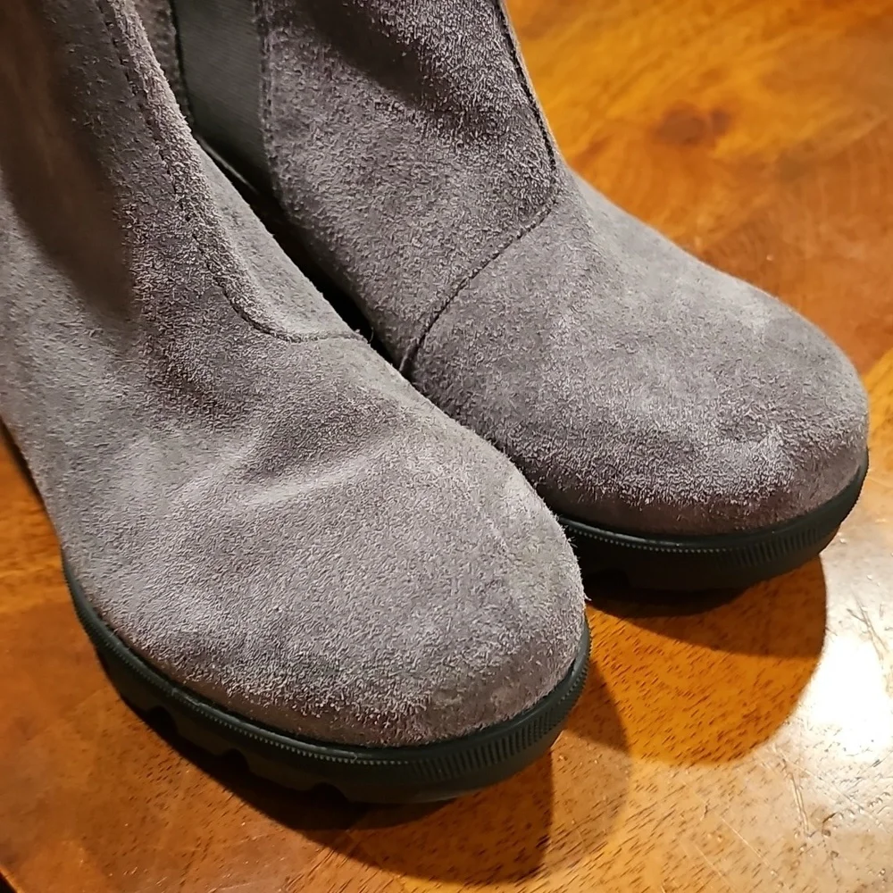SOREL Joan Of Artic Wedge Boots. Youth girls sz 4! Gray with Metallic Details!